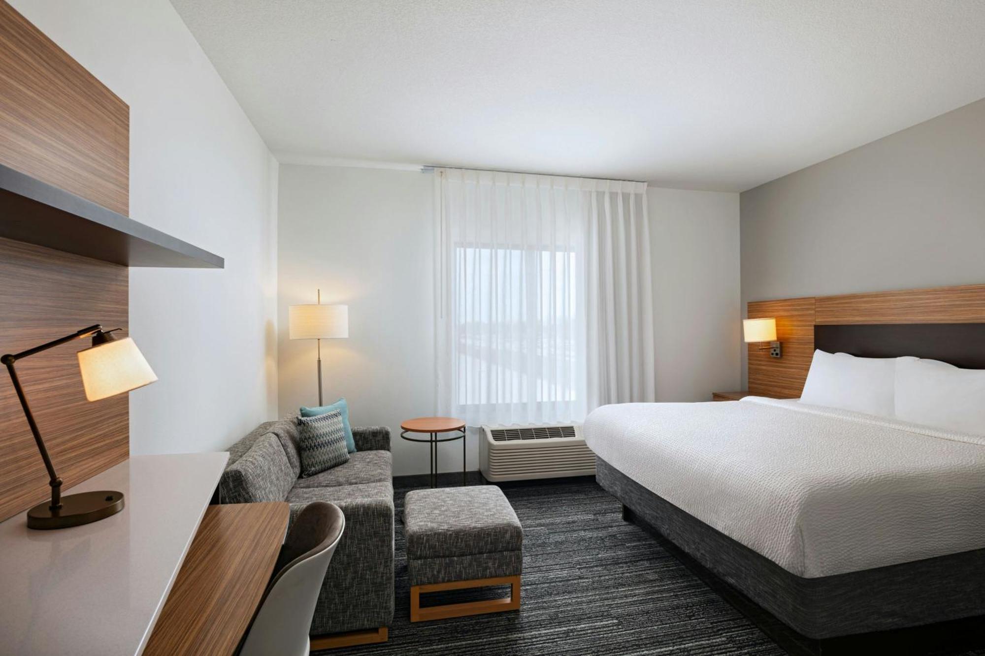 Towneplace Suites By Marriott Ames Exteriör bild
