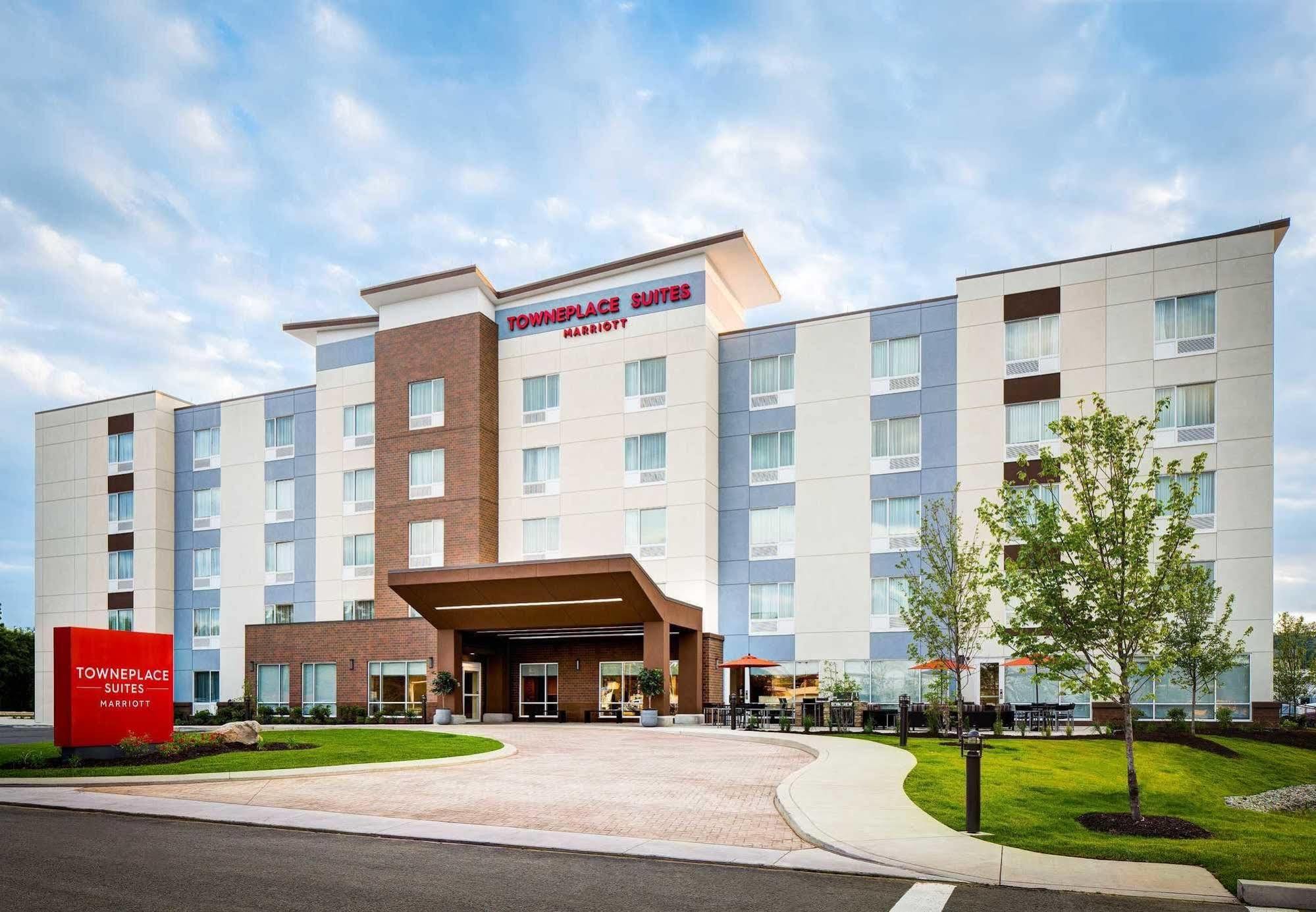 Towneplace Suites By Marriott Ames Exteriör bild